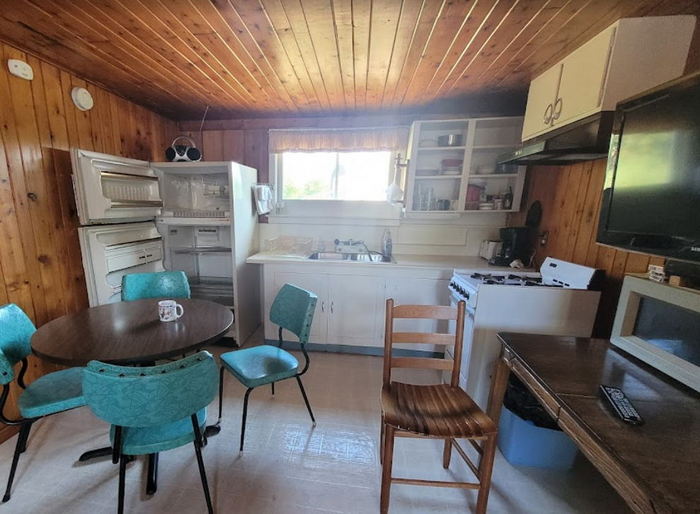 Handshake Motel (Cadys Cove Cabins, Cadys Motel, Cadys Motel) - Recent Photos From Website (newer photo)